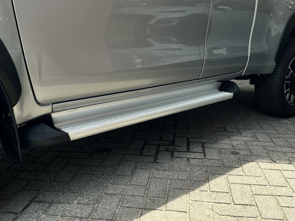 Toyota Hilux 2.4 d-4d-f xtra cab professional | cruise control | dab | came