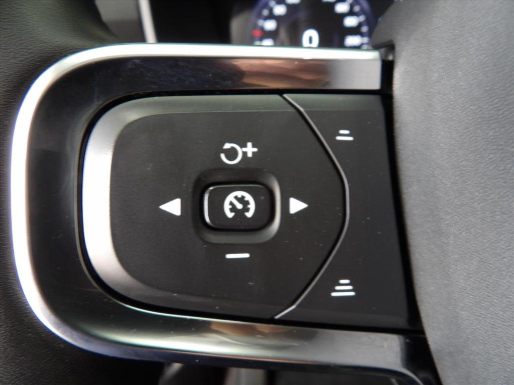 Volvo XC40 t3 163pk geartronic momentum core