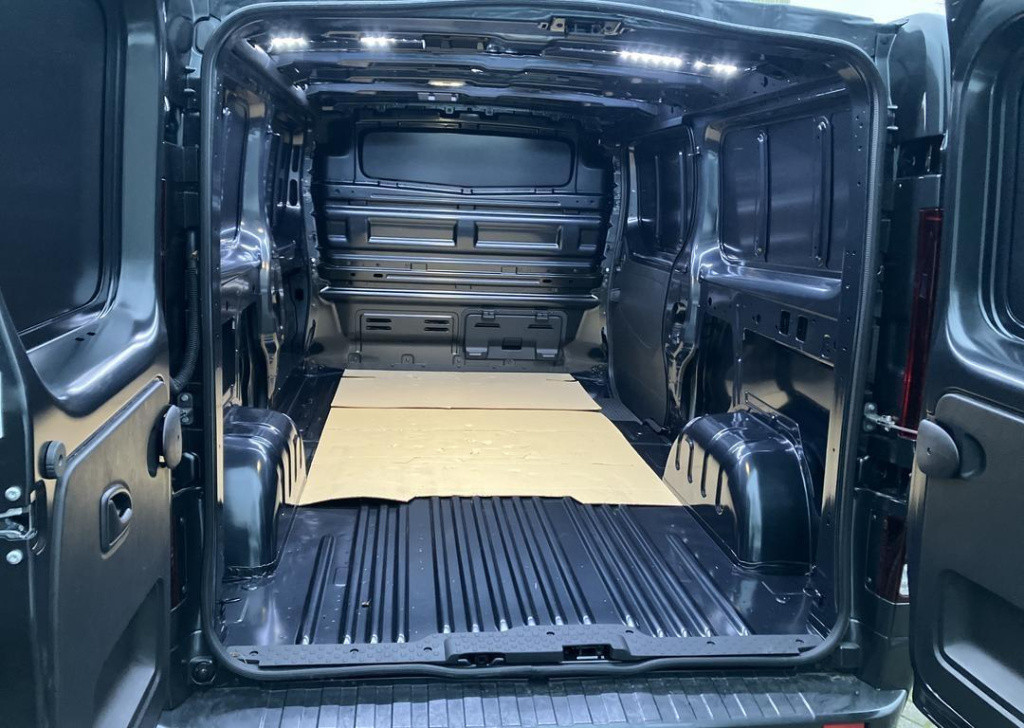 Renault Trafic 2.0 blue dci 170 edc t30 l2h1 extra - trekhaak