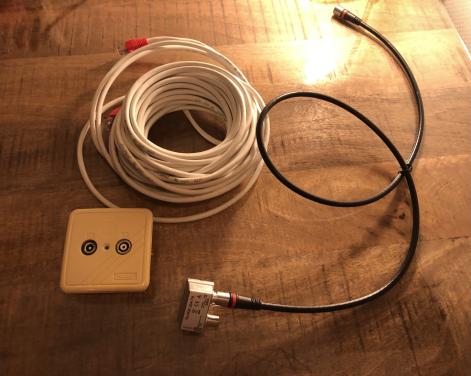Nieuwe internet kabel en coax installatie
