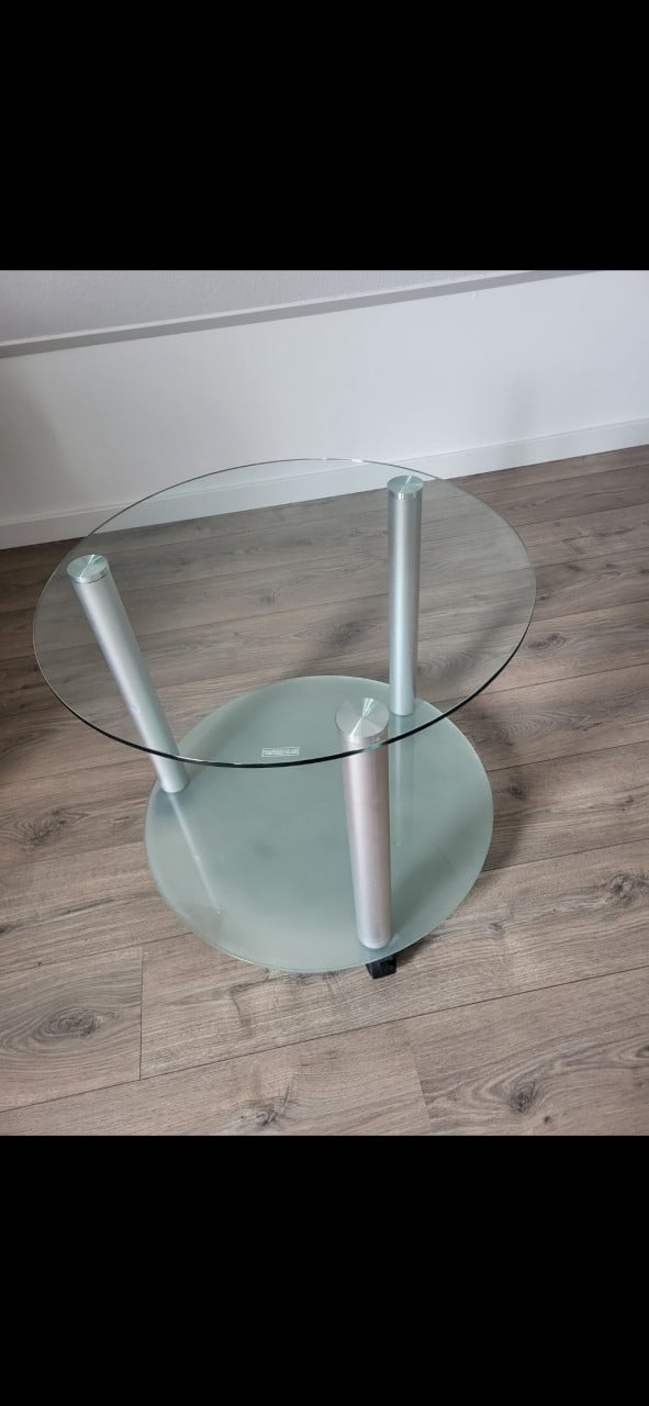 Ronde glazen (bijzet) tafel