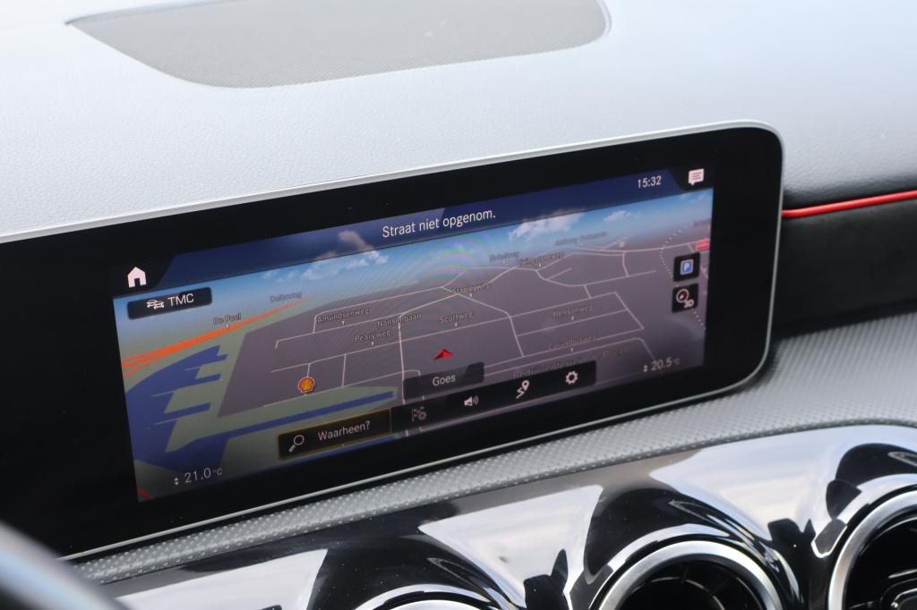 Mercedes-Benz A-Klasse 180 business solution amg l automaat l camera l temp