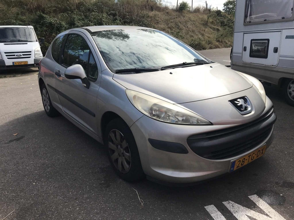 Peugeot 207 1.4-16v xr