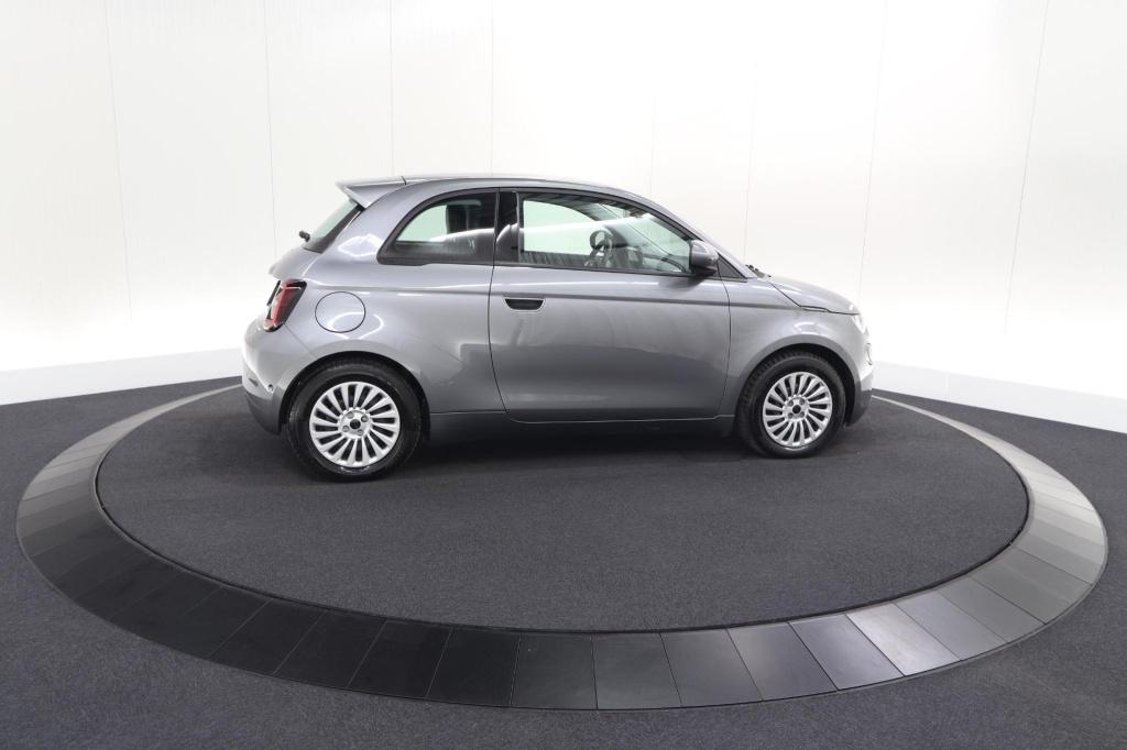Fiat 500 urban 42 kwh | soh 97.6% | 3 fase laadfunctie | camera | apple car