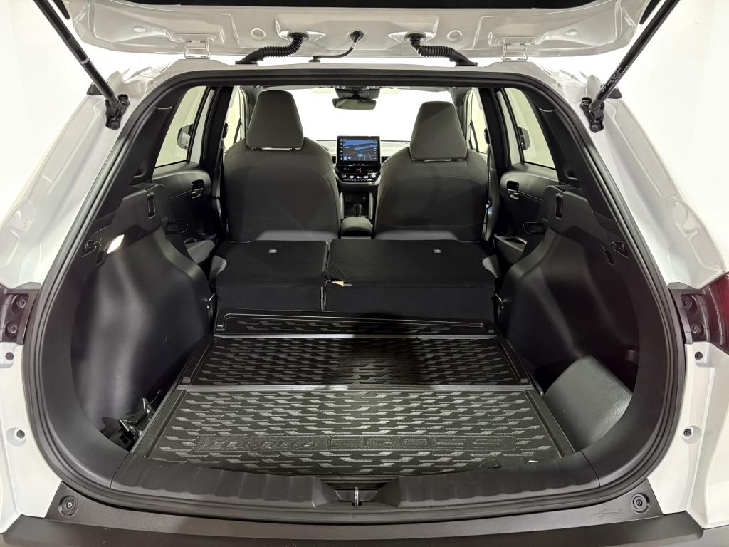 Toyota Corolla Cross hybrid 200 style| adap.cruise| camera| pdc| keyless