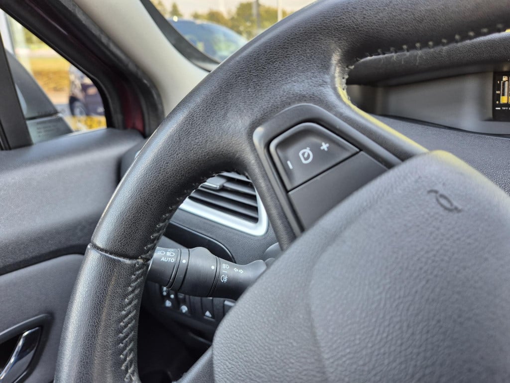 Renault Scenic 1.6 110 expression navigatie, clima, trekhaak, all seasonban