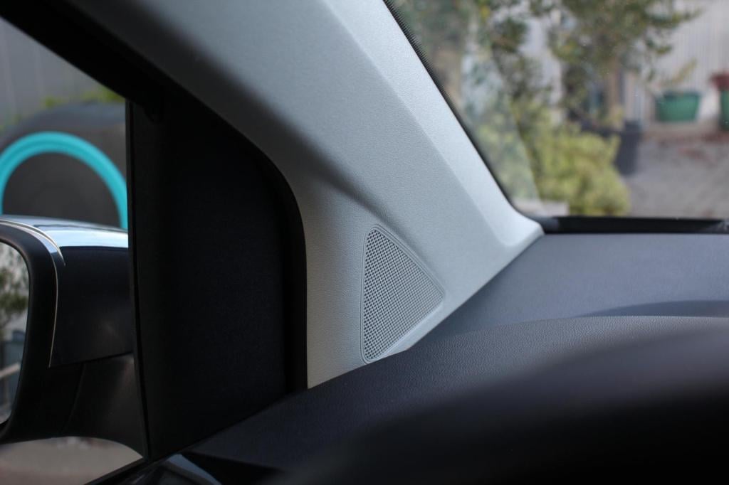 Volkswagen UP! 1.0 black-edition - panoramadak - leer - leder - cruise cont