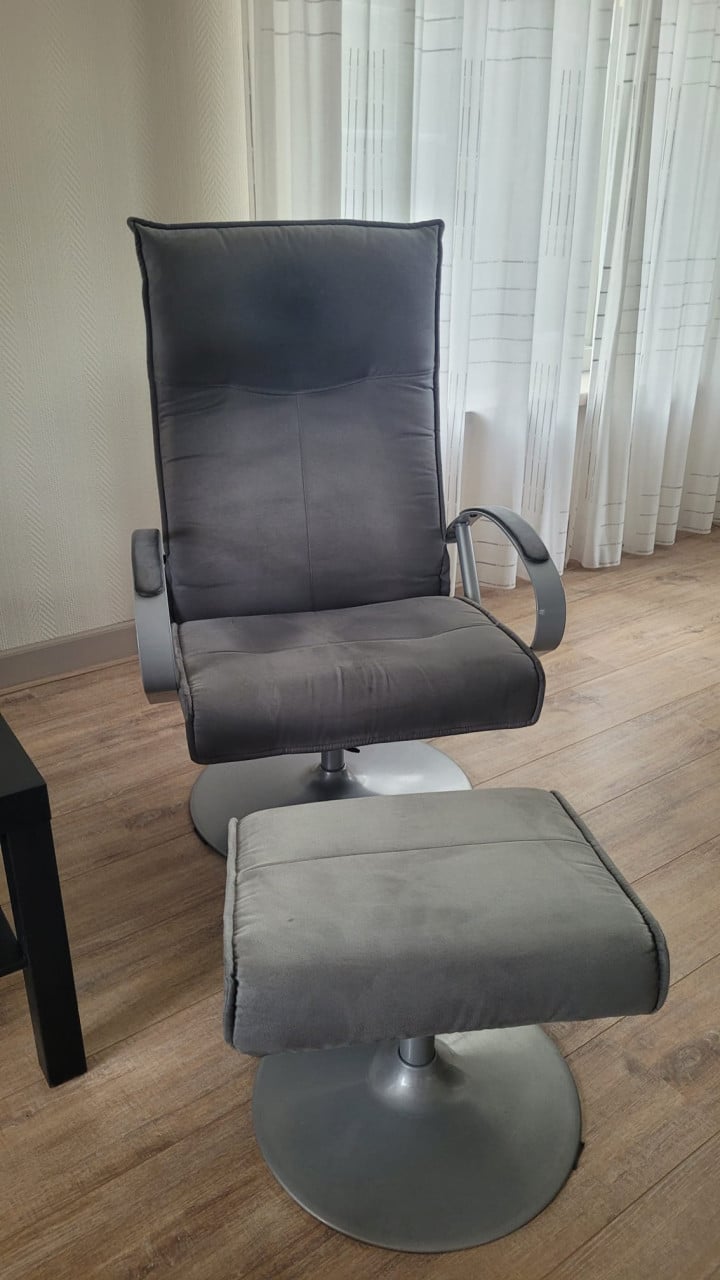 Relax fauteuil met voetenbankje