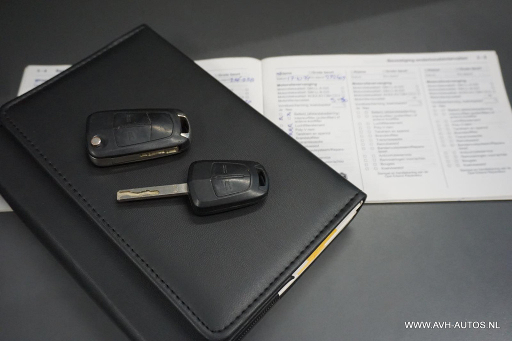 Opel Zafira 1.7 cdti edition, grijs kenteken!