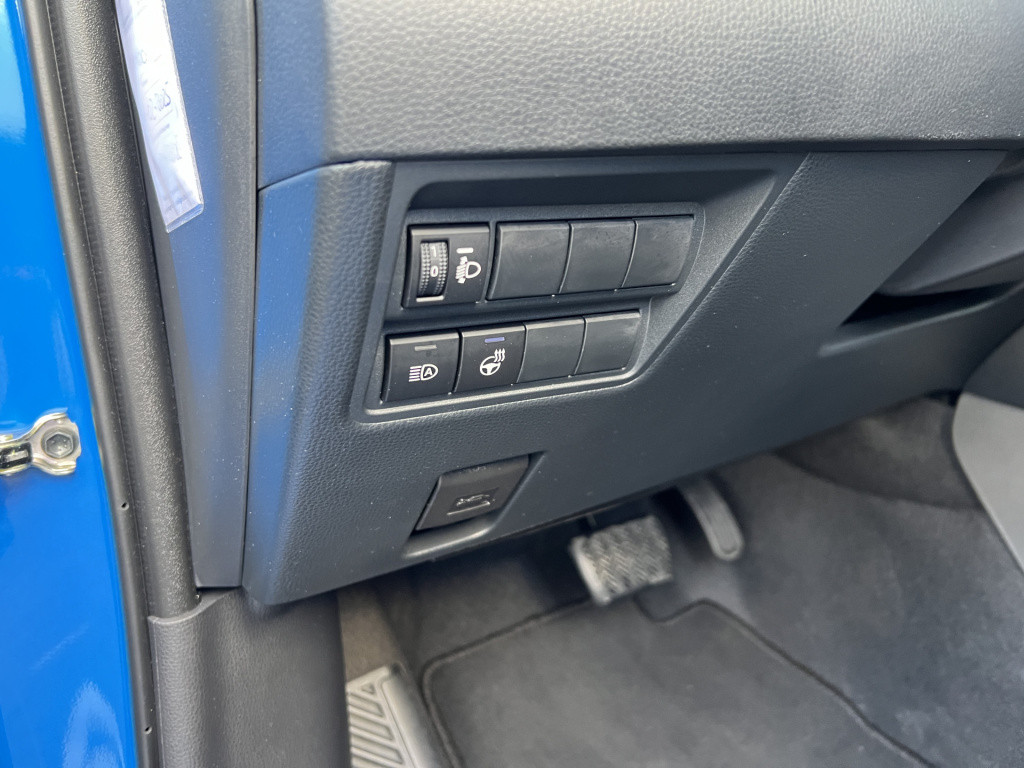 Toyota Yaris 1.5 hybrid 130 launch edition jbl audio | headup display | sto