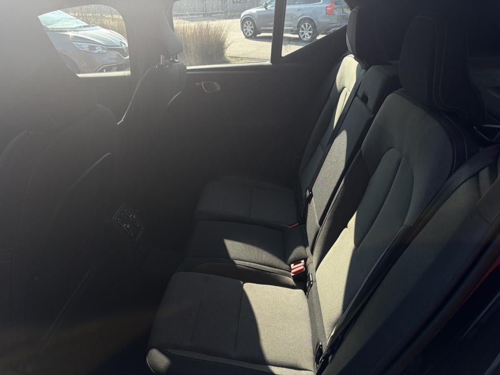 Volvo XC40 1.5 t4 plug-in hybrid plus dark