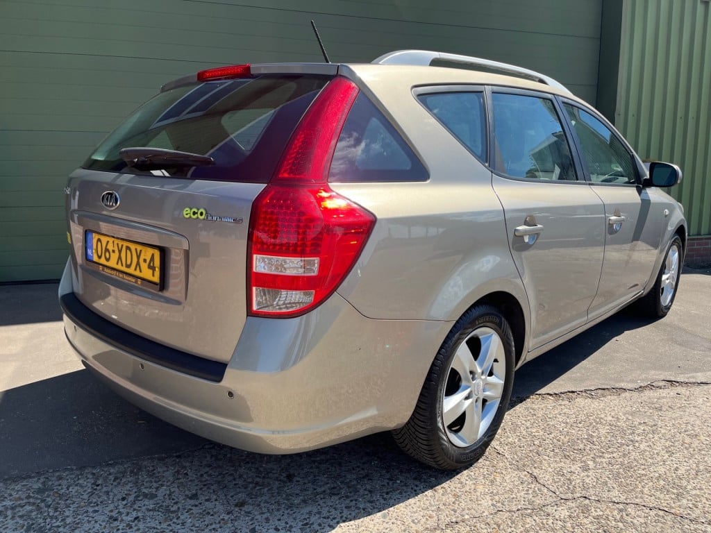 Kia Cee'd sporty wagon 1.4 cvvt navigator plus pack