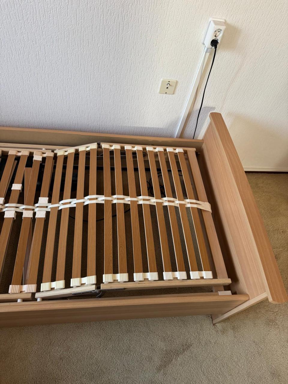 Senioren  ledikant electrice  hout