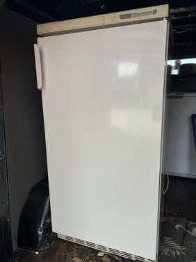 Ruime Koelkast 122x60 cm. 254 liter