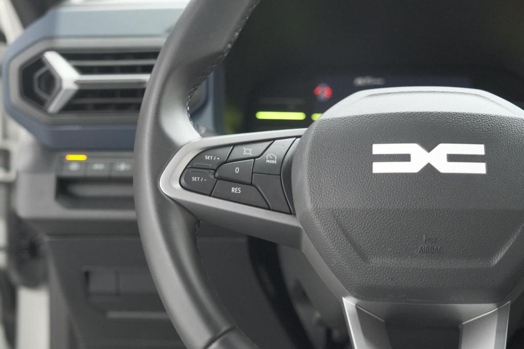 Dacia Duster mild hybrid 130 expression | camera | stoelverwarming | apple 
