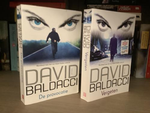 Thrillers van bekende schrijvers, zie de bijgaande foto’s.