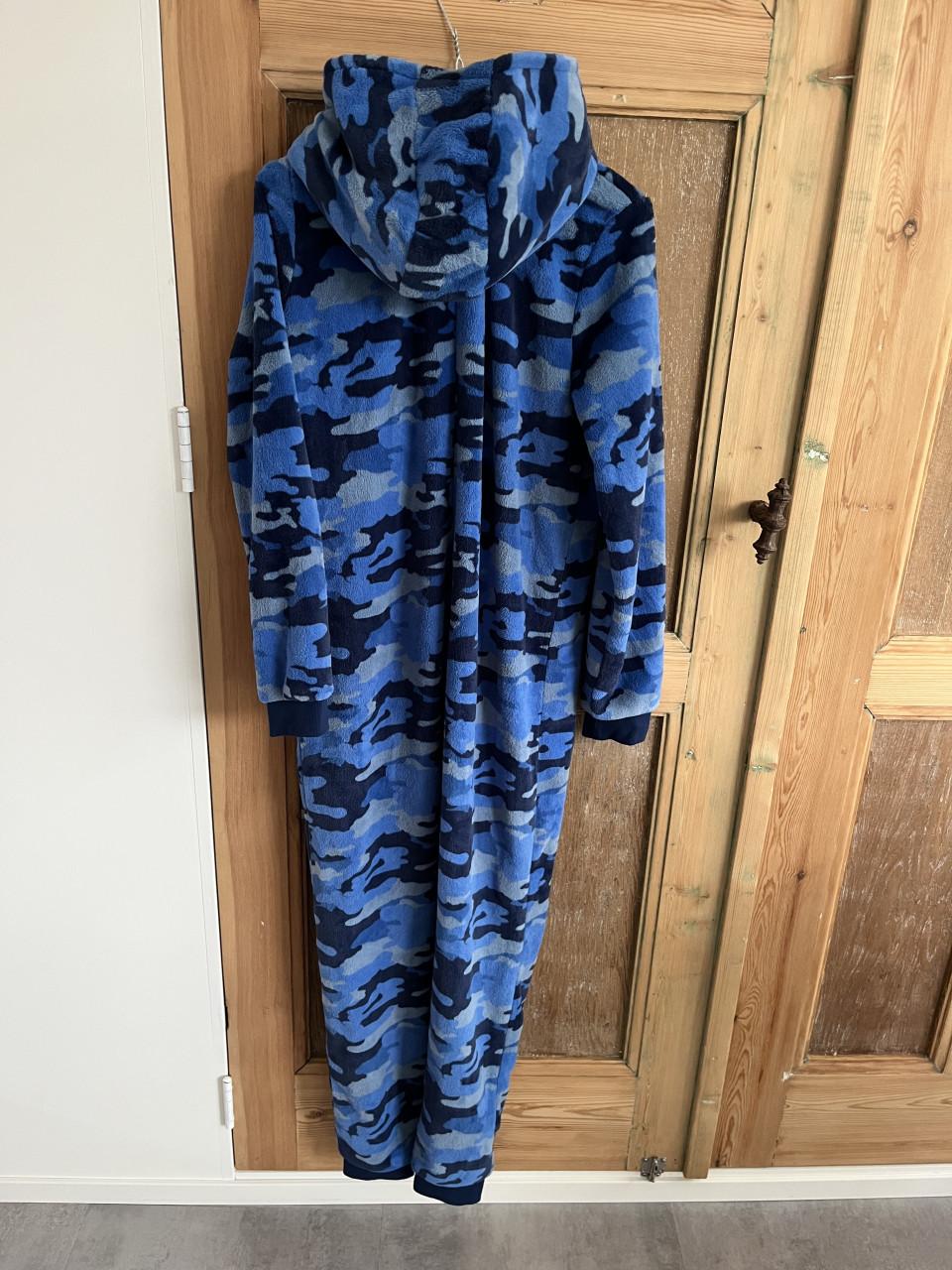 2 badjassen en 1 onesie