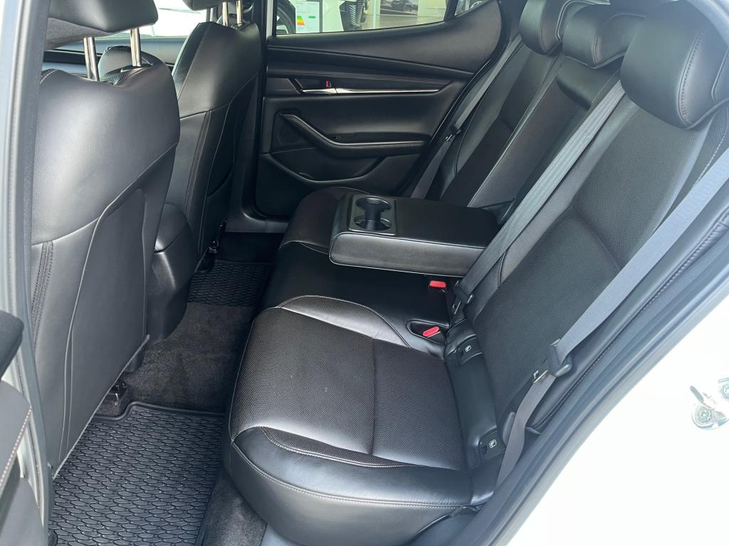 Mazda 3 2.0 e-skyactiv-x m hybrid 180 luxury|bose|aero pack|rijklaar