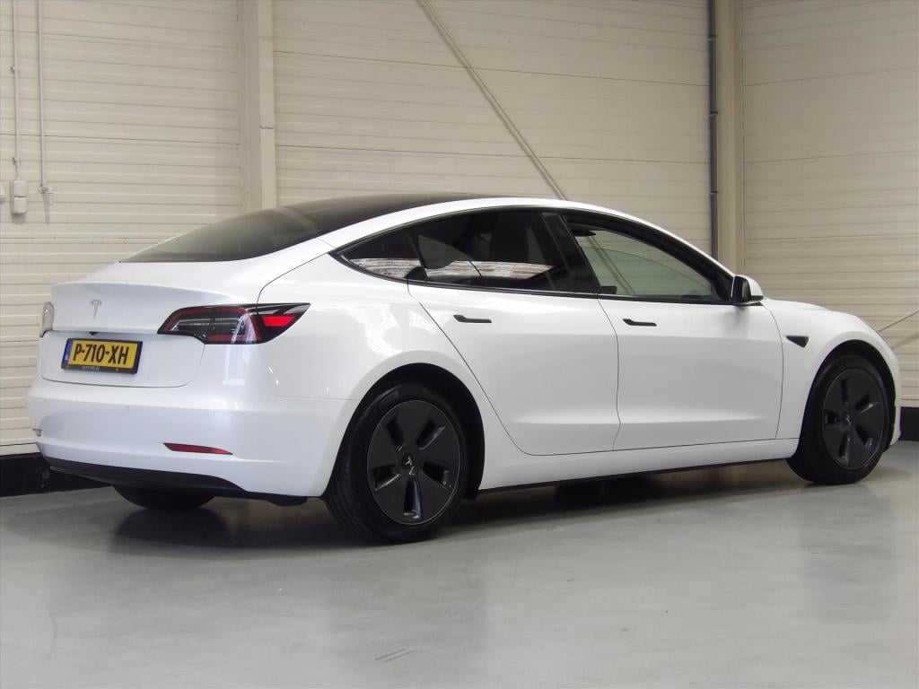 Tesla Model 3 standard 60 kwh plus rwd