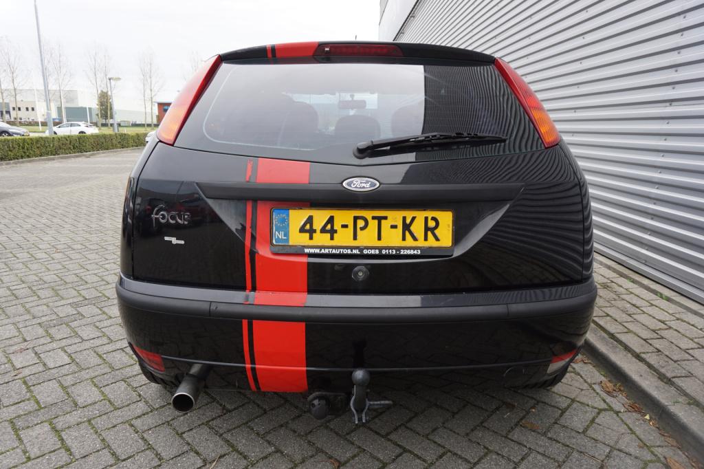 Ford Focus 1.6-16v futura climate / elektr. ramen / trekhaak / lm velgen /