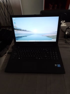 Medion Akoya-W11-SSD-Office2019-WiFi-Webcam-HDMI-Prima Accu