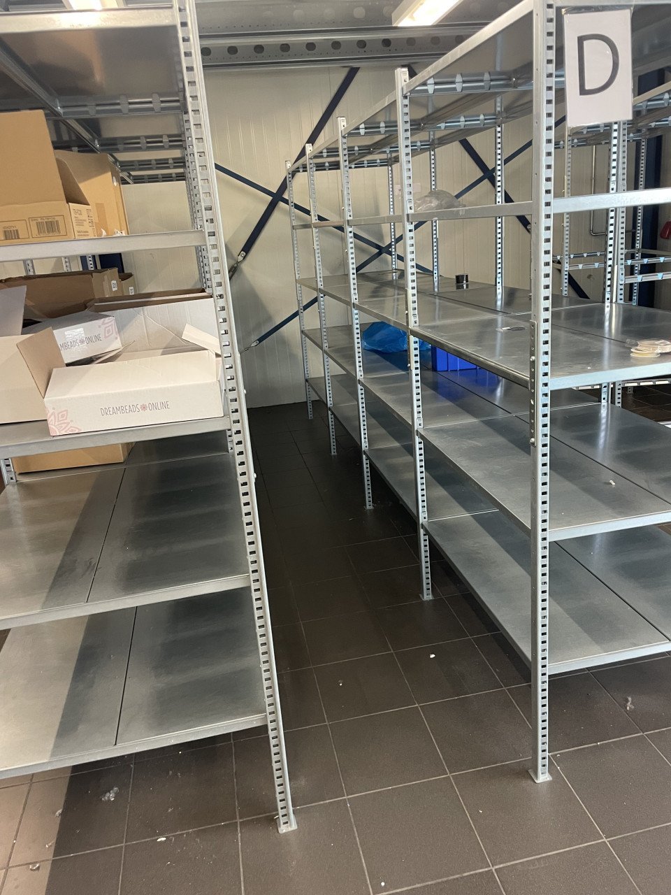 Magazijn stellingen