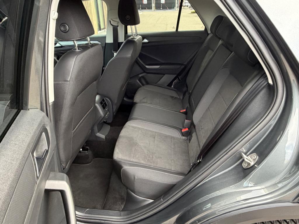 Volkswagen T-roc 1.5 tsi 150pk dsg style | trekhaak | navi | iq light | ada