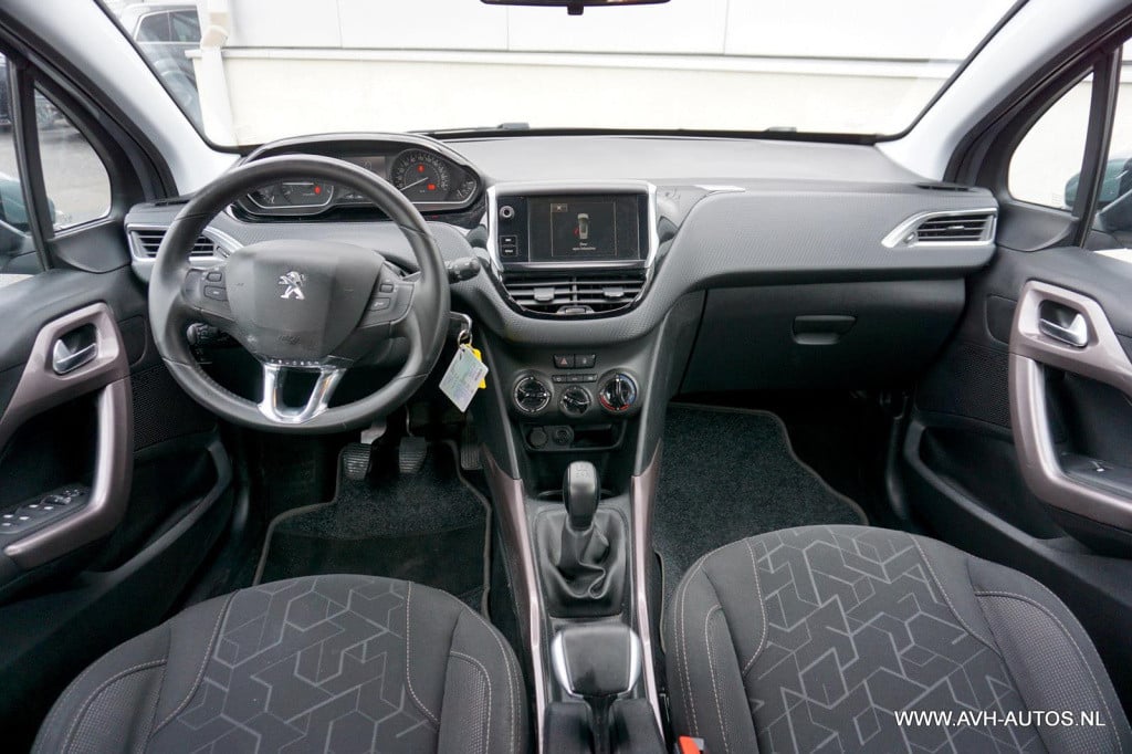 Peugeot 2008 1.2 puretech style