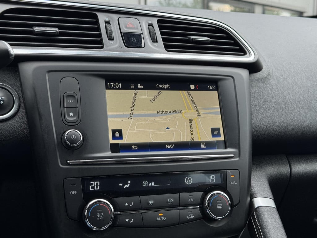 Renault Kadjar 1.2 tce intens | trekhaak | navigatie | camera | cruise & cl