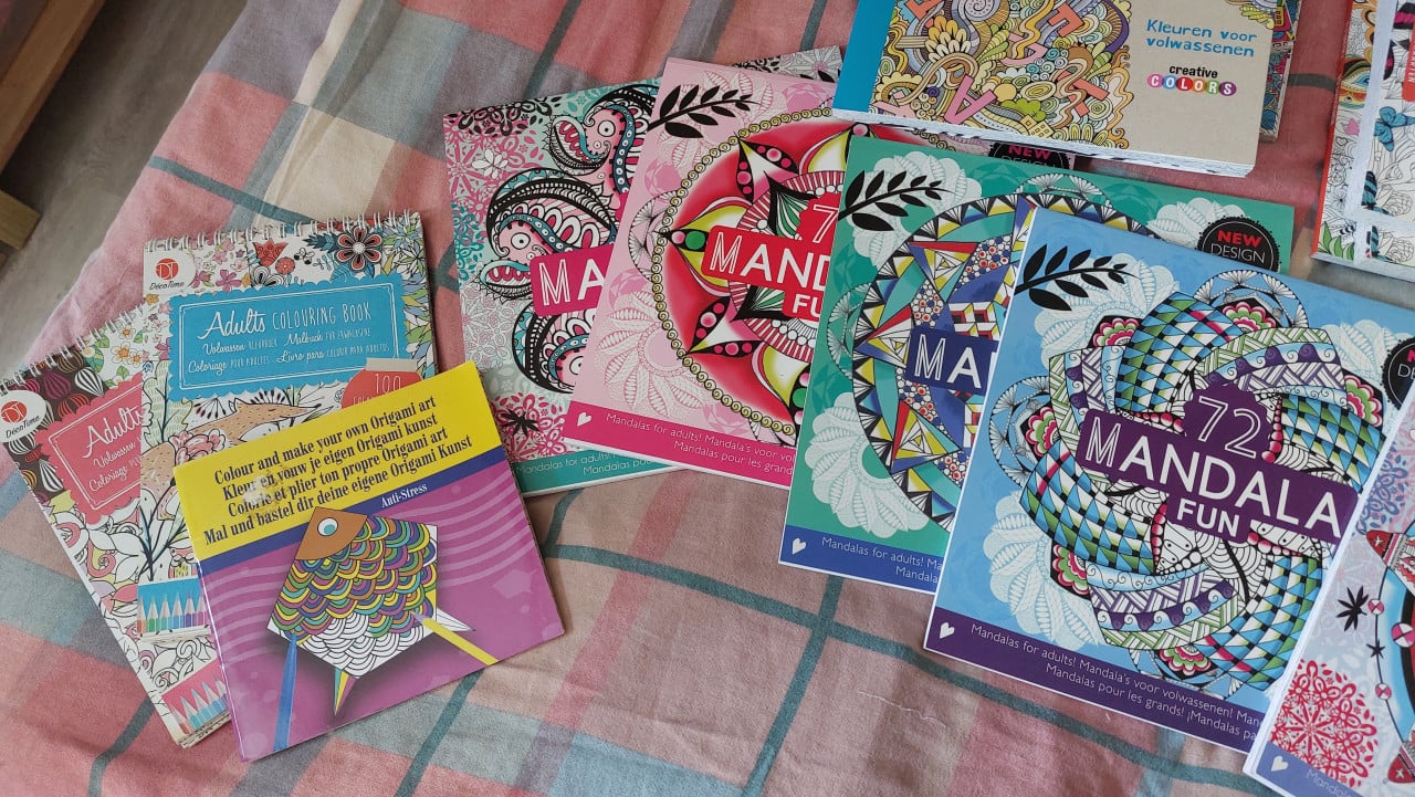 72 kleurboeken te koop!
