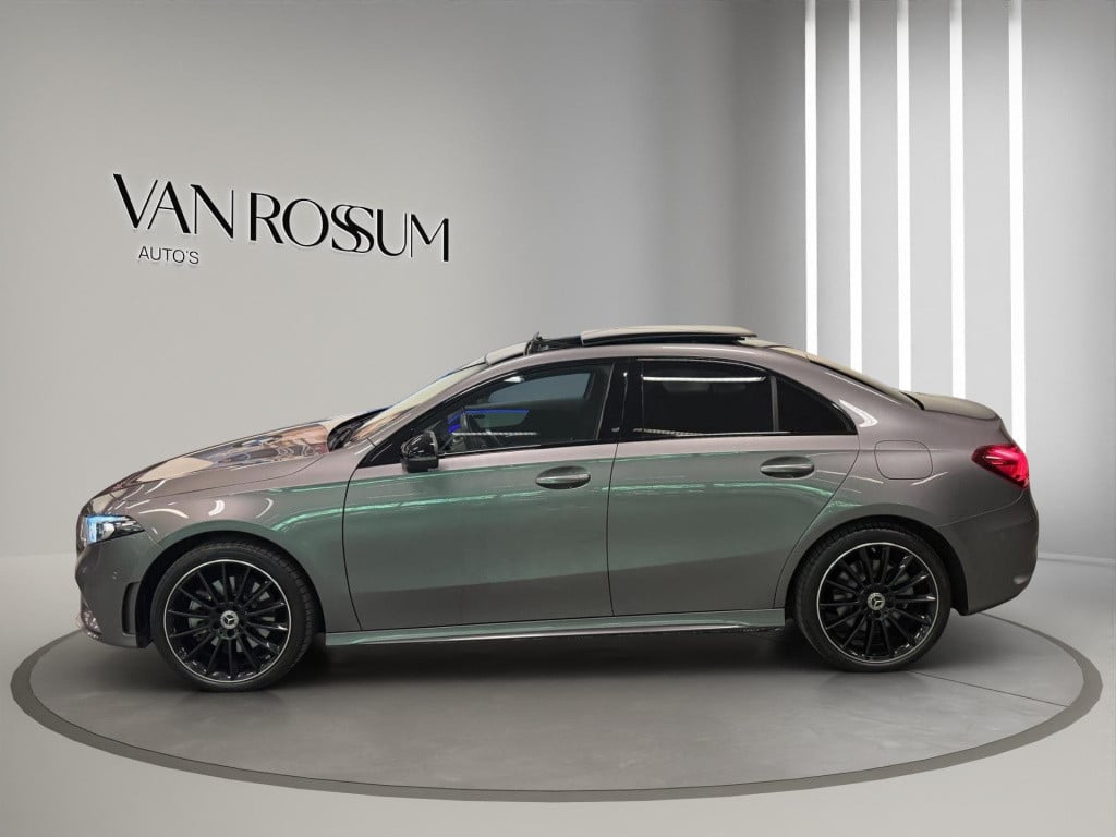 Mercedes-Benz A-Klasse 250 e amg line pano led matrix