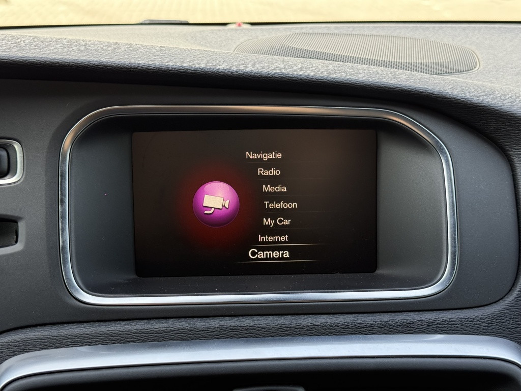 Volvo V40 t3 153pk aut6 polar+ sport| panodak| camera| trekhaak| keyless|