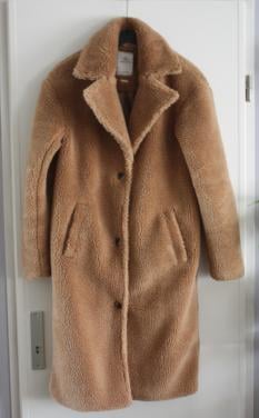 Lichtbruine fluffy jas maat xs