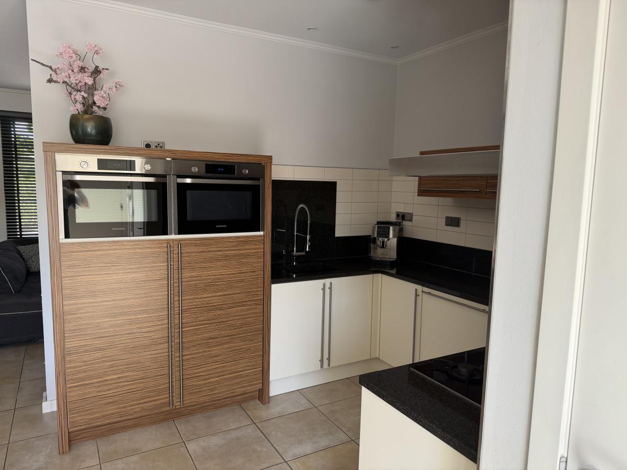 Keuken te koop (U-Vorm) met 7 apparaten