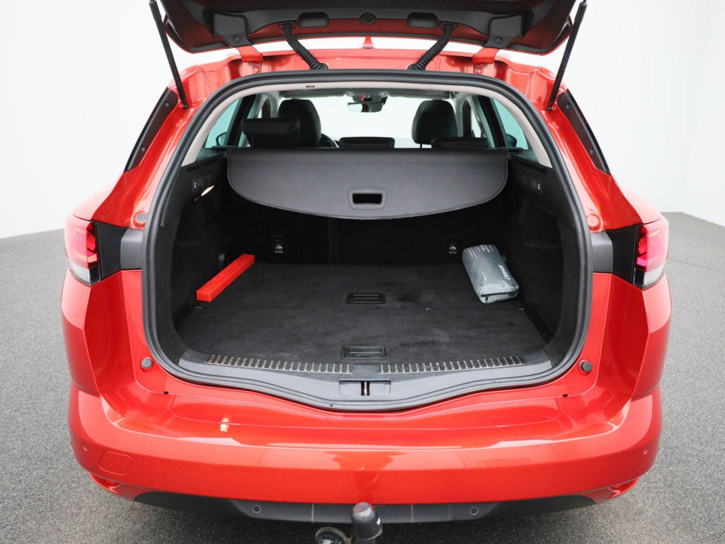 Renault Megane 1.3 tce intens | automaat | lmv | trekhaak | stoel verwarmin