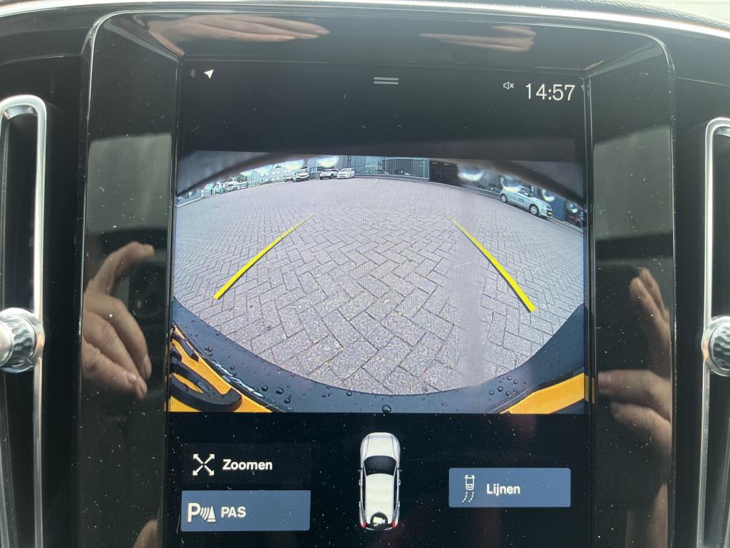Volvo XC40 1.5 t4 recharge r-design 210 pk panorama
