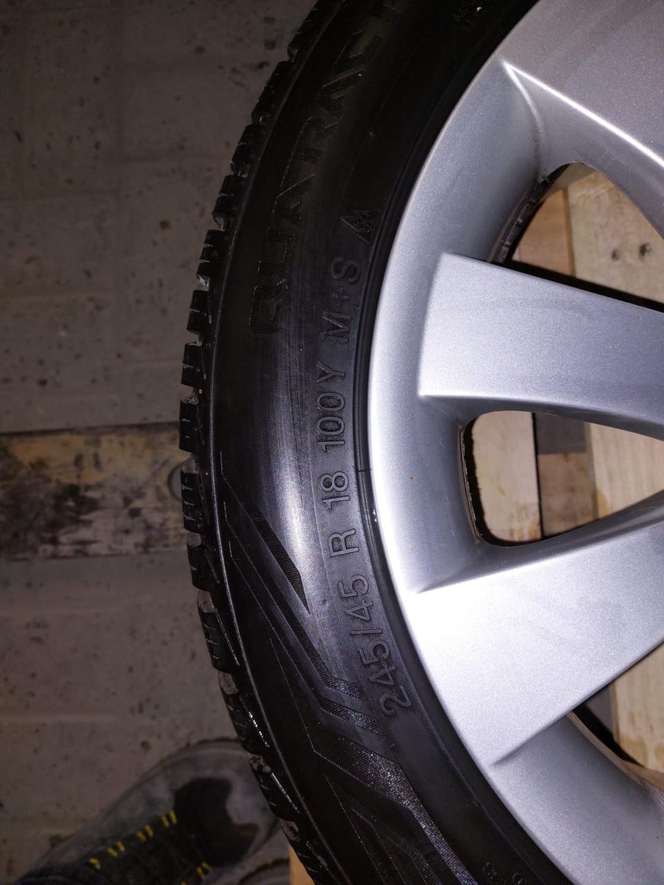 BMW 18 inch velgen met All Season banden