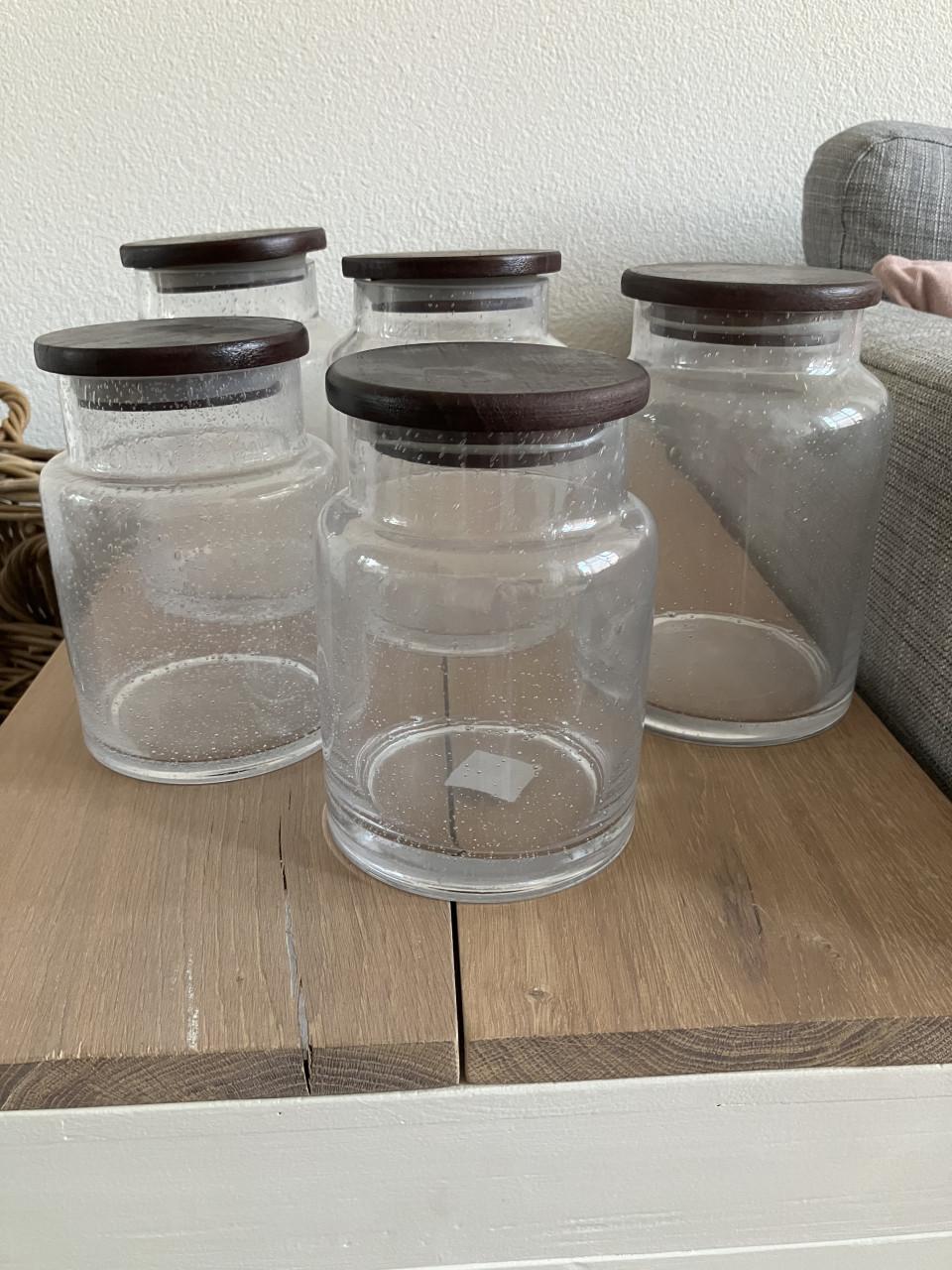 9 stuks voorraadpotten met houten sluiting nieuw