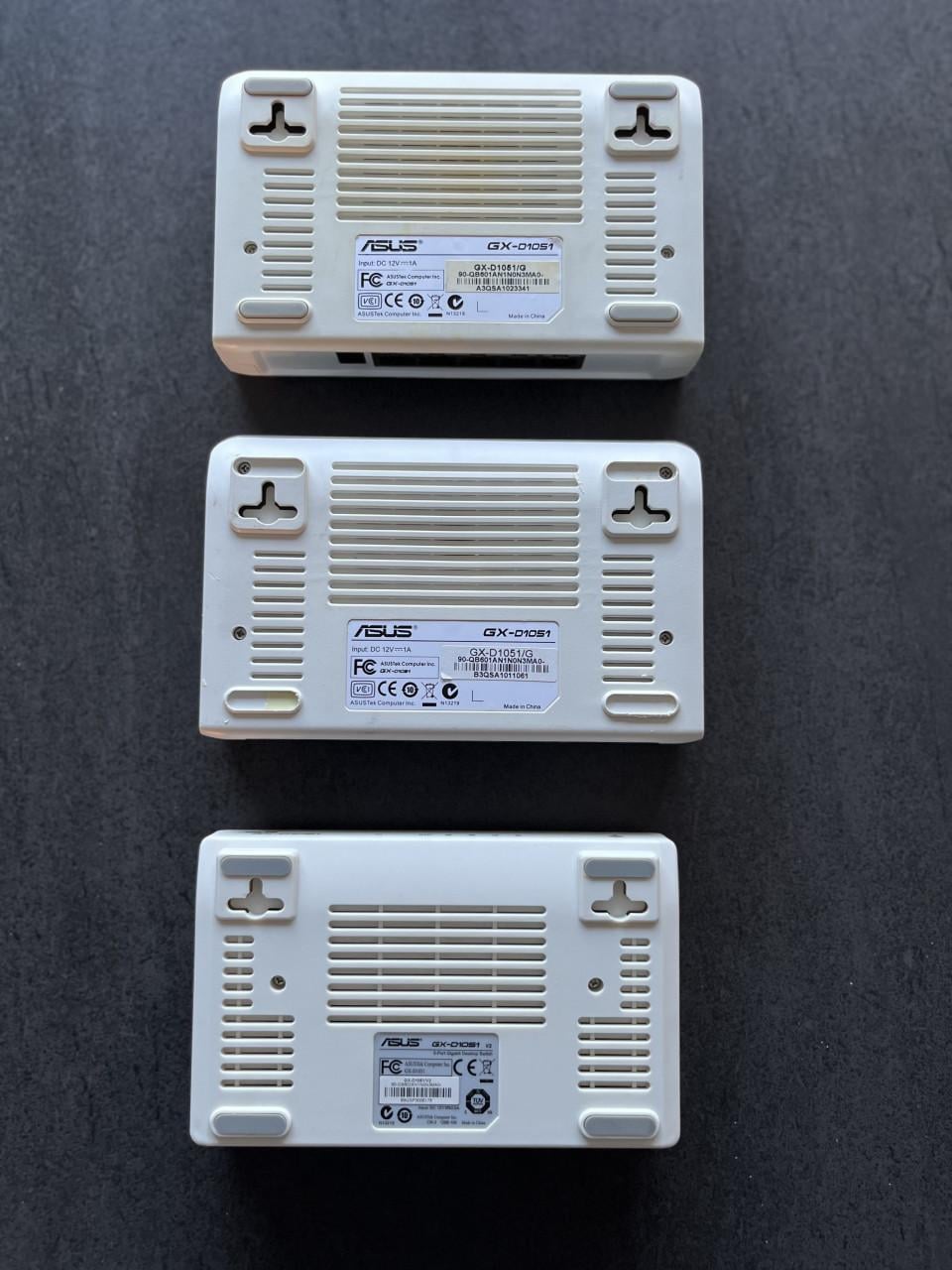 3x ASUS GX-D1051 Gigabit Switch (5-poorts)