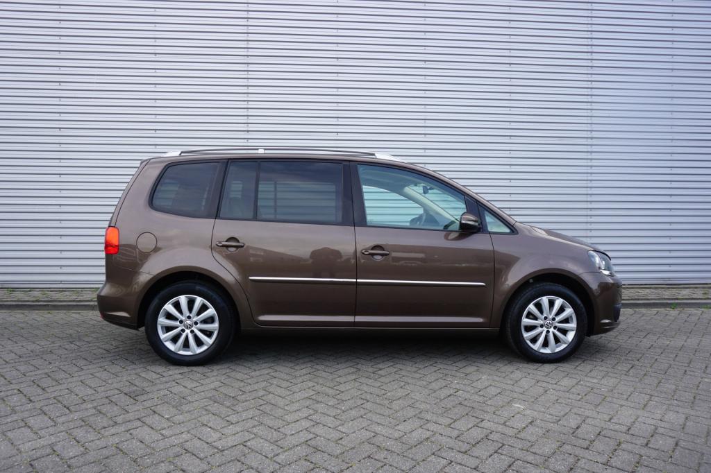 Volkswagen Touran 1.2 tsi highline bluemotion airco / navi / cruise / elekt