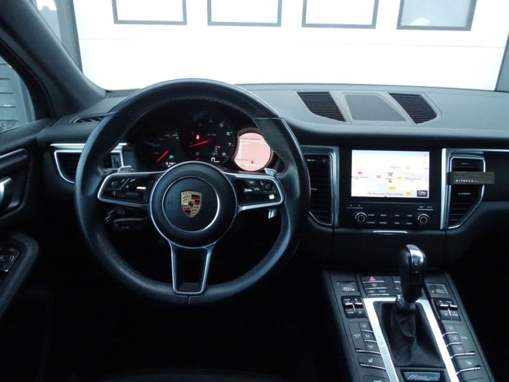 Porsche Macan 2.0 sport design | 21" | pano | pasm | dealer ond.