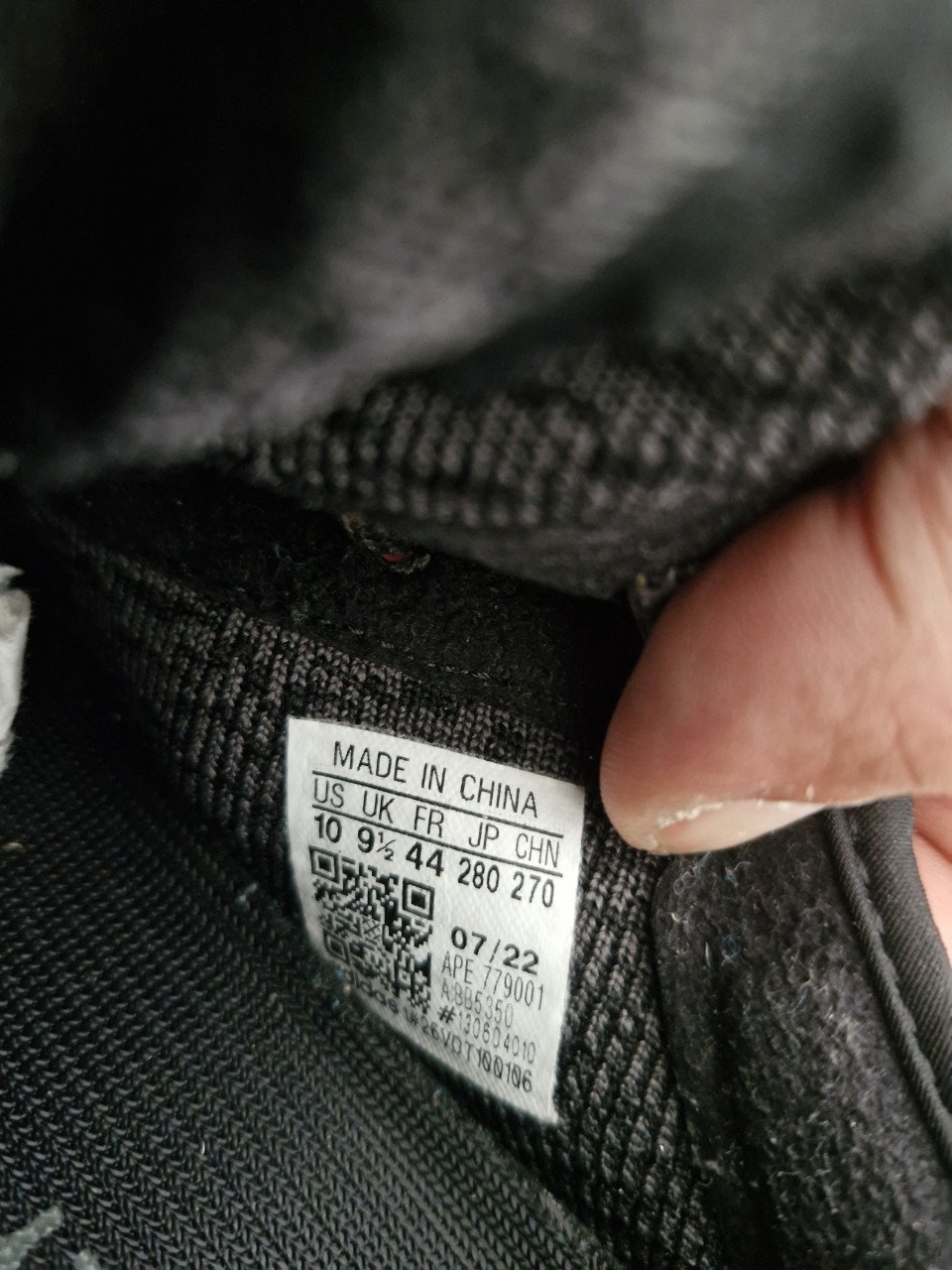 Adidas Yeezy 350  pirat black us10 eu44