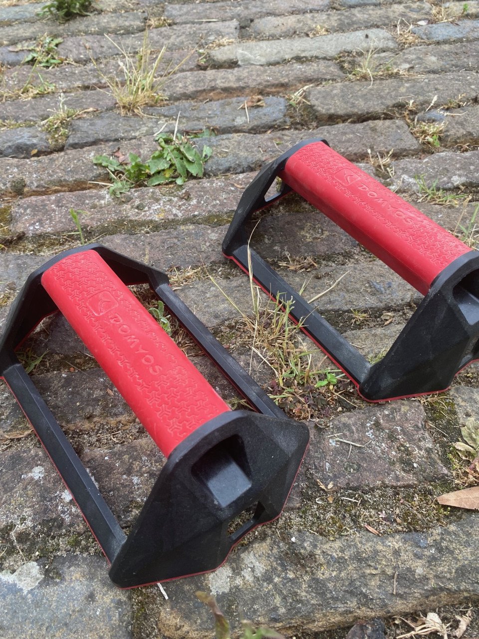 Krachttraining bankje, verstelbare dumbells en andere attributen
