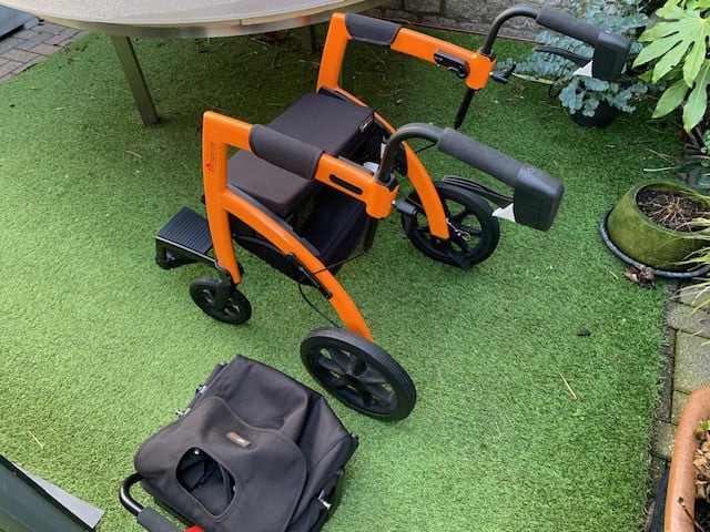 Top ❤️❤️GEWOON NIEUW handige rollz Motion rollator ✅✅ kan als looprekje en