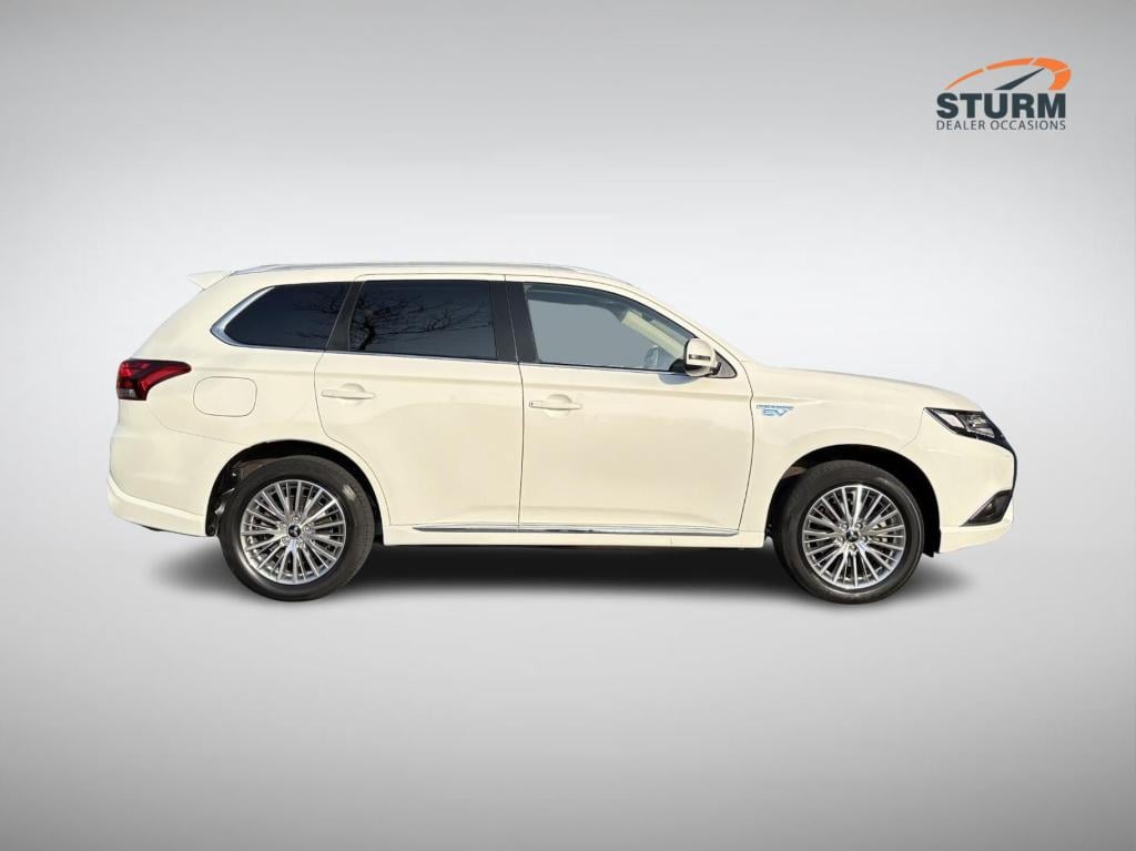 Mitsubishi Outlander 2.4 phev intense+ incl. trekhaak!