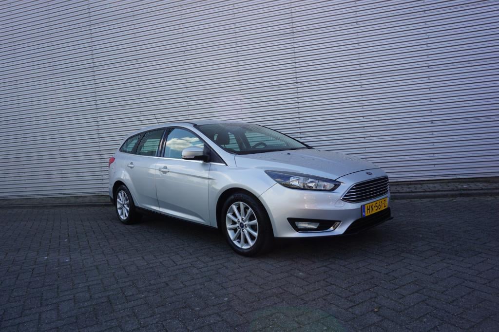 Ford Focus wagon 1.0 titanium edition climate / navi / cruise / parkeers. /