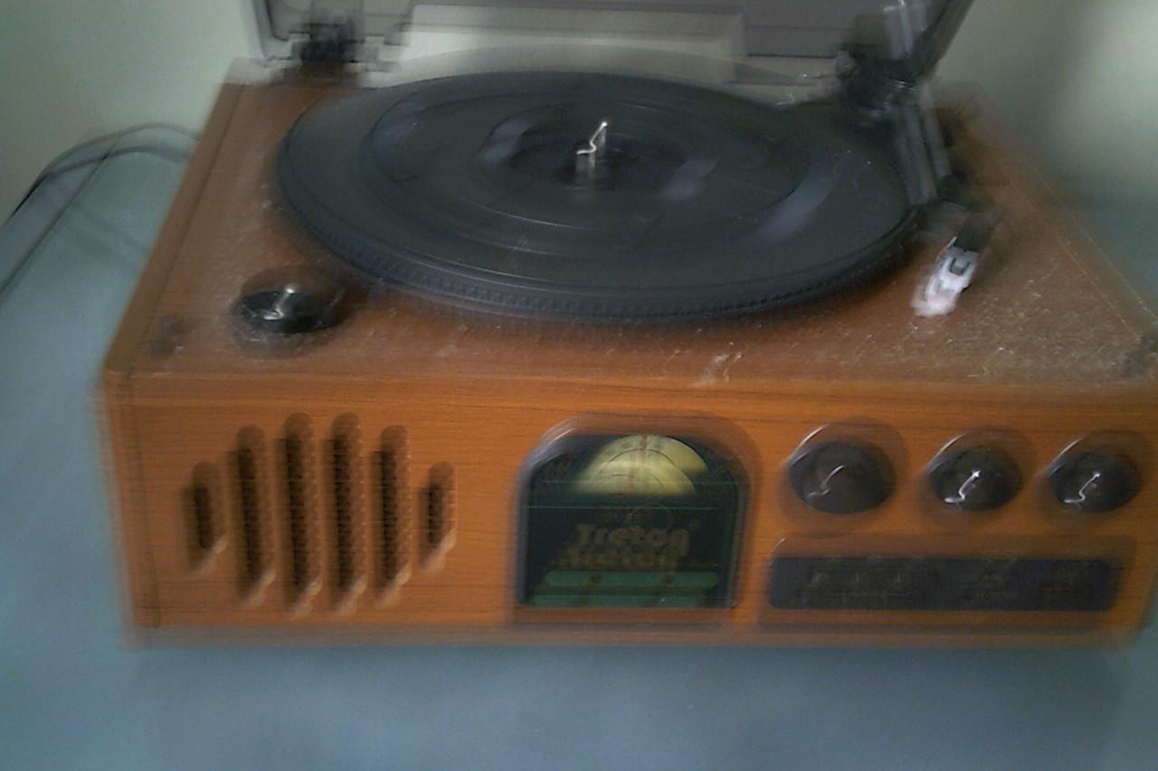 Vintage PLATENSPELER en radio