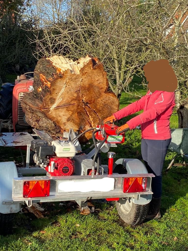 Dubbelwerkende houtklover/kliefmachine 20 ton te huur