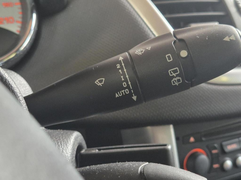 Peugeot 207 1.6 vti xs