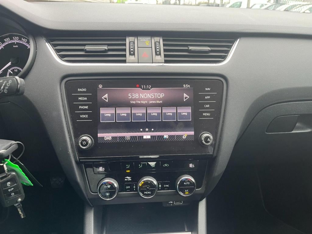 Skoda Octavia combi 1.0 tsi greentech ambition business | carplay | trekhaa